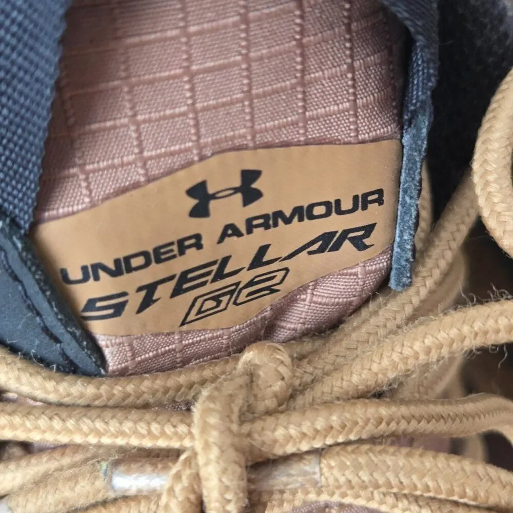 UNDER ARMOUR STELLAR KIDS / YOUTH BOOTS SIZE 4.5 Y